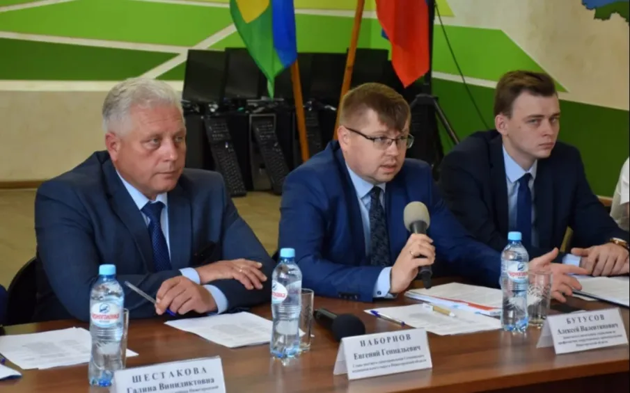 Более 500 муниципальных служащих приняли участие в семинарах по профилактике коррупционных правонарушений в Арзамасе и Сеченове