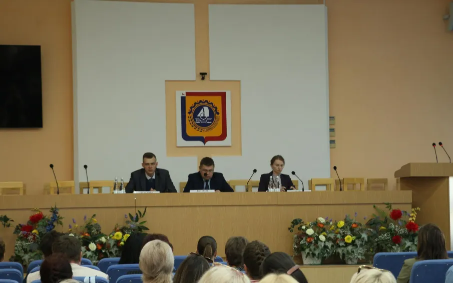 На Бору прошел тематический семинар антикоррупционной направленности.